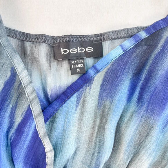 Bebe Ruffle Layered Top Size Medium, Blue-Gray Watercolor, Flowy Chic - Picture 4 of 9